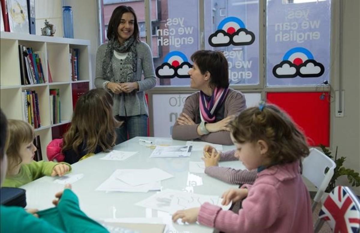 Clase de inglés extraescolar en un centro de idiomas de Lleida.