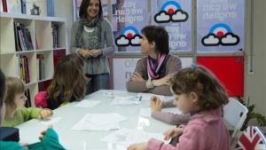 Clase de inglés extraescolar en un centro de idiomas de Lleida.