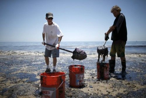 Vertido de petróleo en California