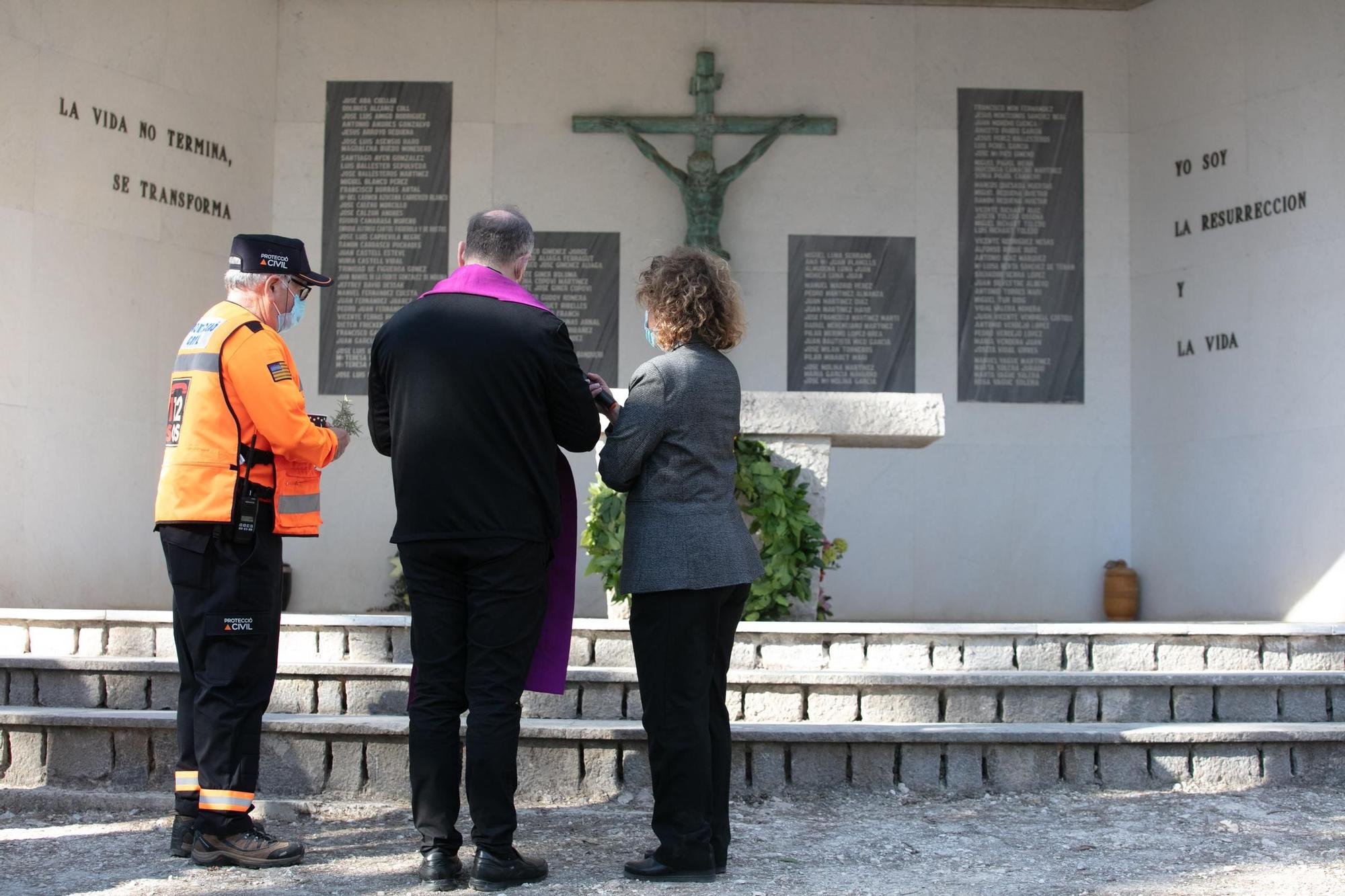 Homenaje a las víctimas del accidente aéreo de ses Roques Altes