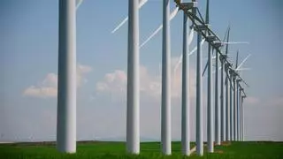 El PP propone crear una nueva tasa a las renovables y el Gobierno dice que existe desde el franquismo