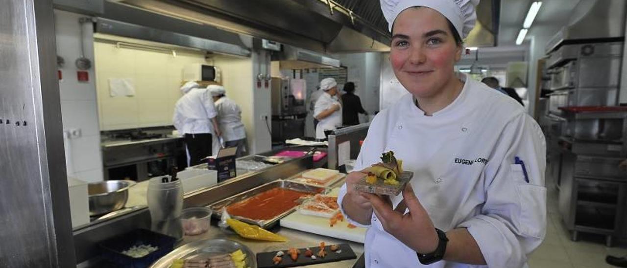 Eugenia Lorente, en las cocinas del IES Cap de l&#039;Aljub.