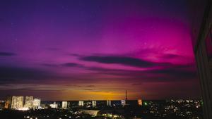 Sorprendentes imágenes de una aurora boreal que alumbra los cielos nocturnos de toda Europa