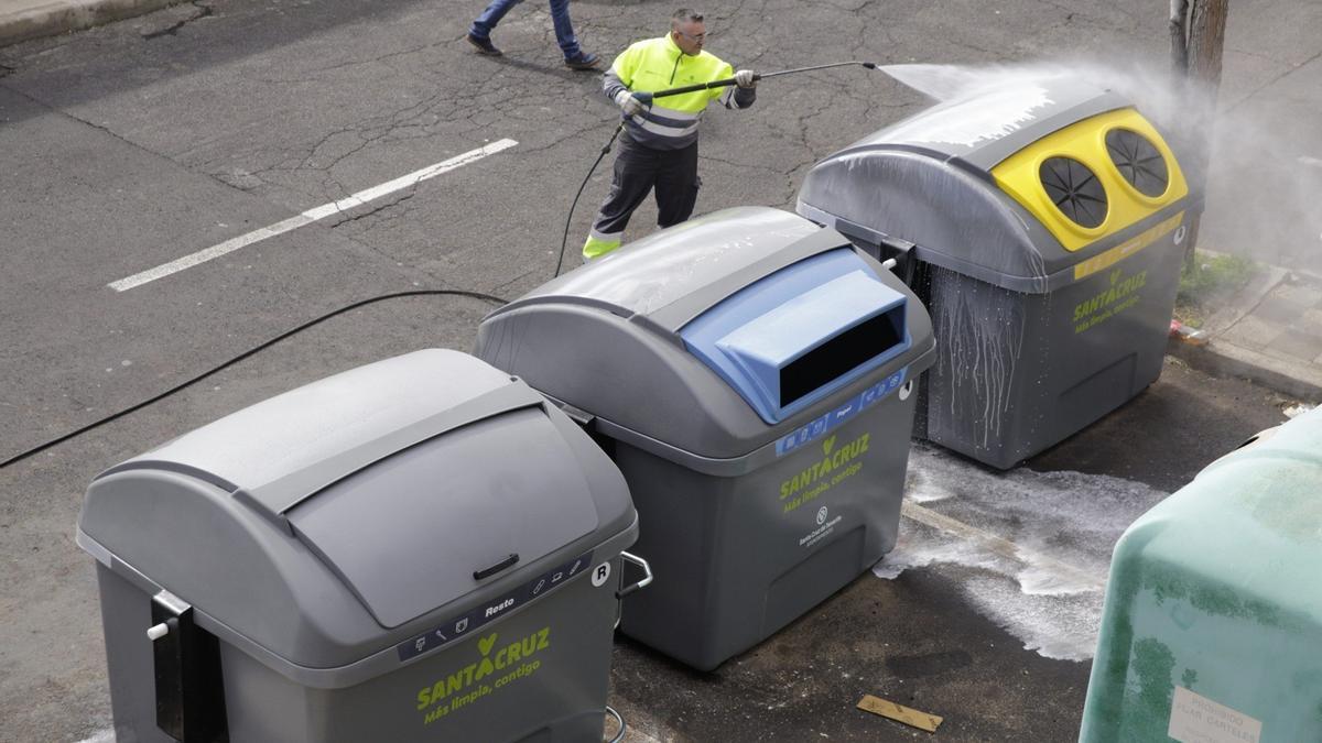 Contenedores de basura de Santa Cruz de Tenerife.