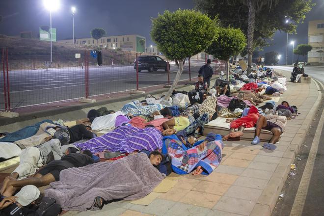 Ocho detenidos en Ceuta esta noche por robos, lesiones y amenazas a cuatro menores migrantes