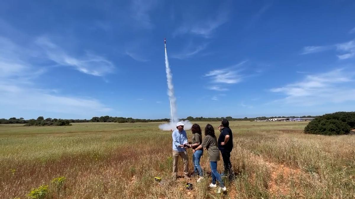 (VÍDEO) Alumnos de diez centros educativos de Baleares compiten por y lanzar el mejor mini satélite