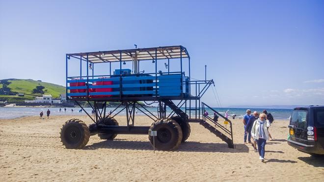 El tractor del mar en la isla de Burgh