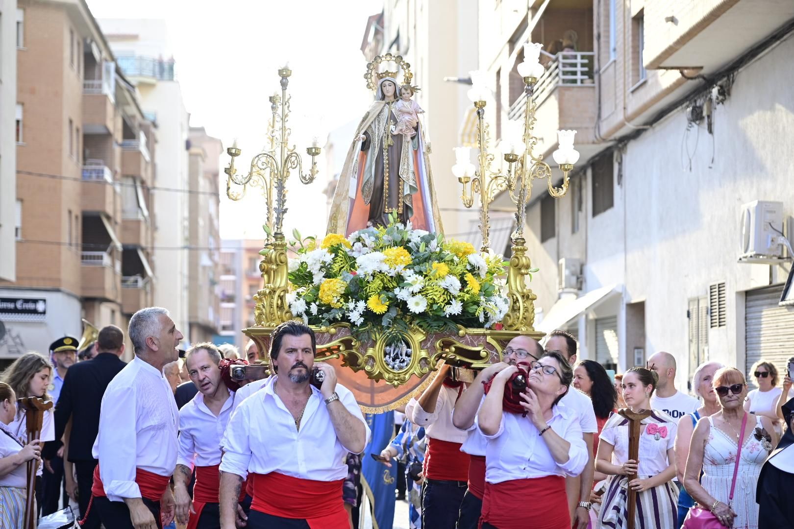El Grau de Castelló honra a la Virgen del Carmen: misa con sorpresa y emotiva procesión