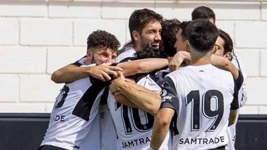 El Valencia Mestalla deja el ascenso a tiro de piedra