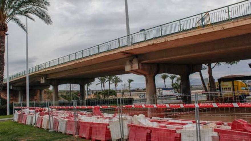 Las obras del puente de Gran Alacant, iniciadas en los últimos días, se prolongarán hasta el mes de junio.