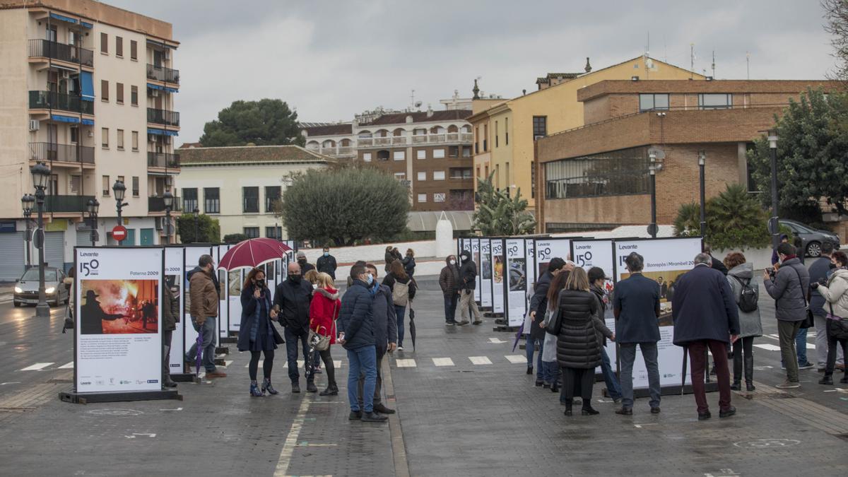  Asistentes a la exposición, el viernes