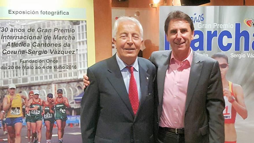 Sergio Vázquez y el actual presidente de la Federación Gallega de Atletismo Isidoro Hornillos.