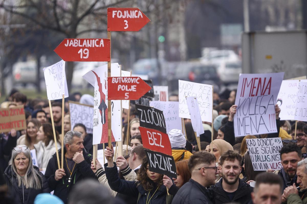 Manifestación en Sarajevo por la gestión de las inundaciones en Bosnia.