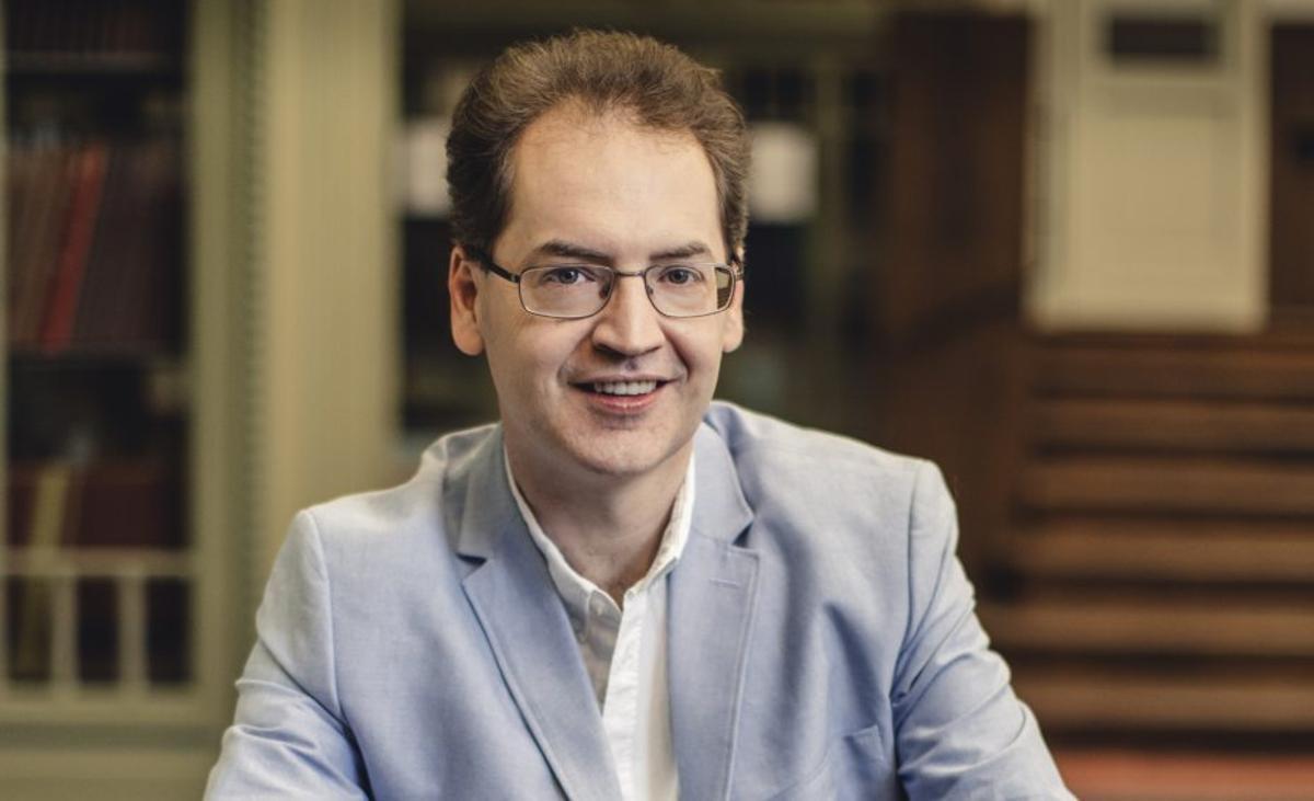 Dénes Várjon en una foto promocional. | MIHÁLY  KONDELLA