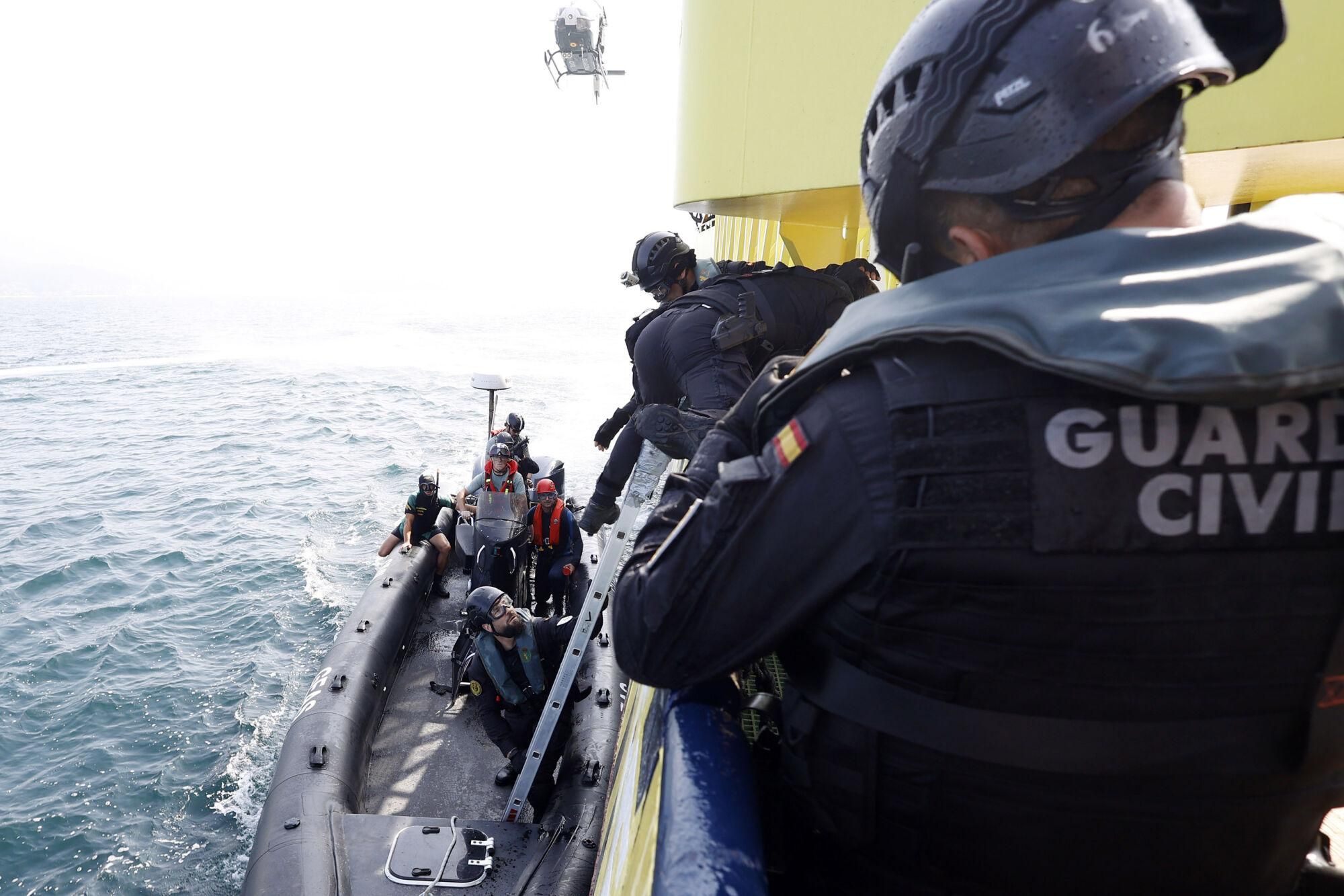 Ensayo de asalto en plena ría de Pontevedra