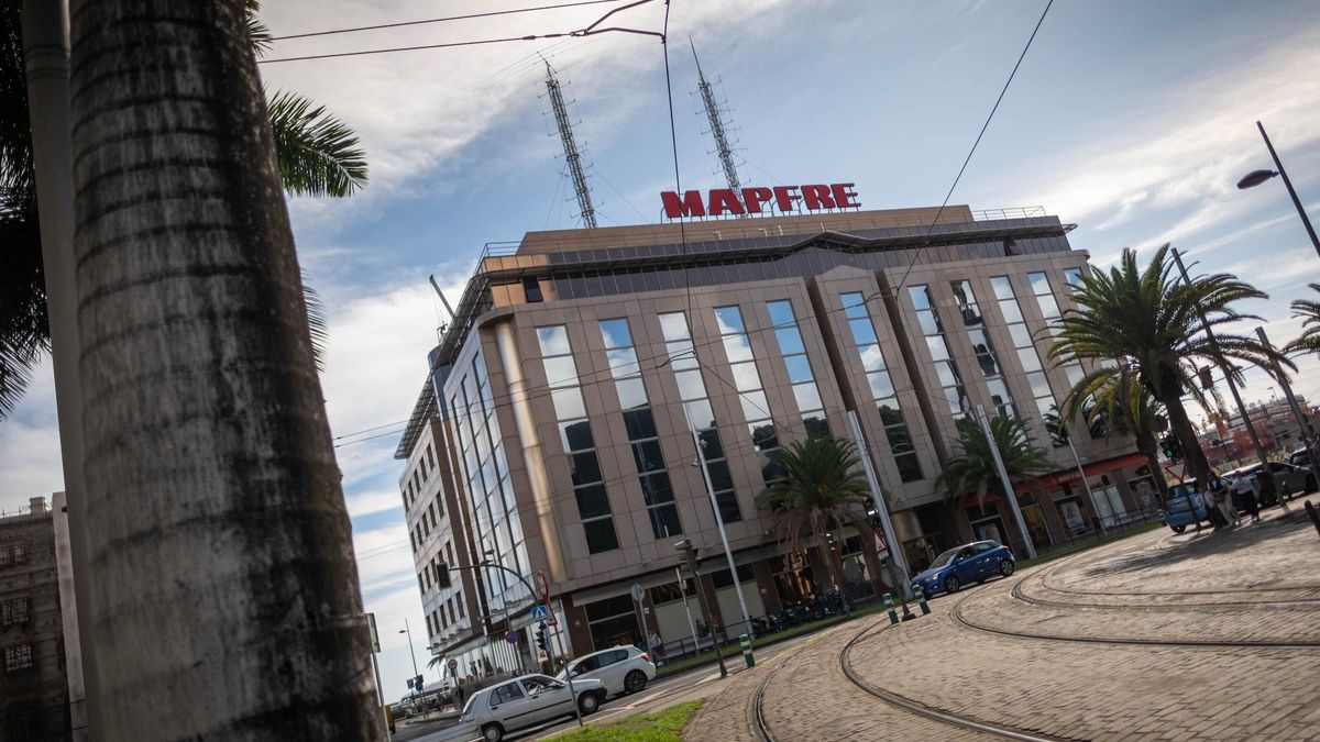 Edificio Mapfre, situado en la avenida Marítima, en Santa Cruz.