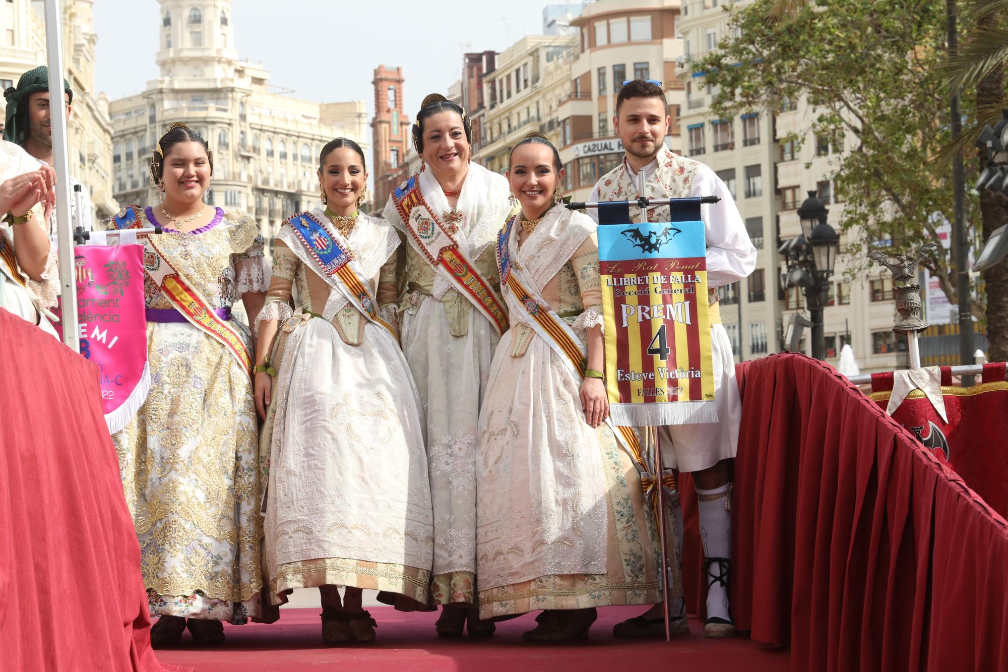 Entrega de los premios de las Fallas 2022 a las comisiones (II)