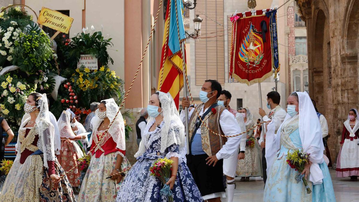 Búscate en el segundo día de Ofrenda por las calles del Mar y Avellanas (entre las 11.00 y 12.00 horas)