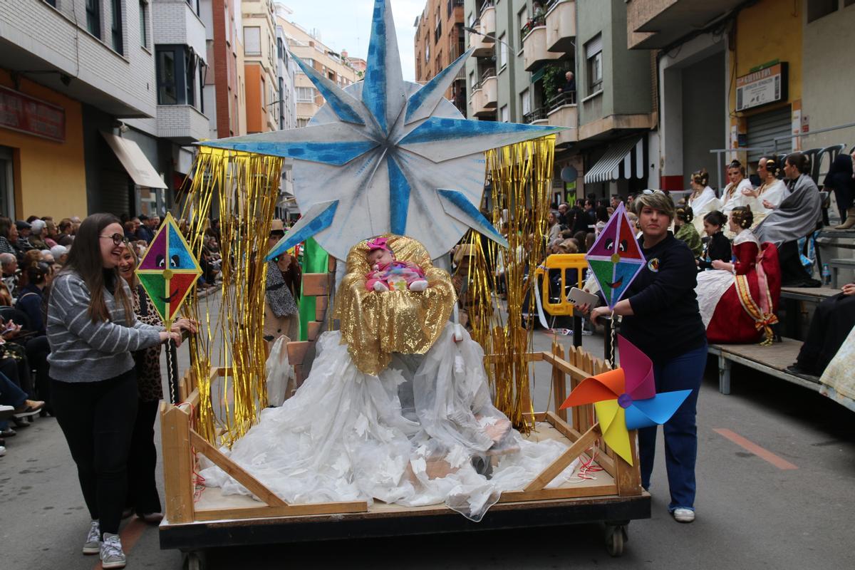 Las mejores imágenes de la Cabalgata del Ninot Infantil de Burriana 2026
