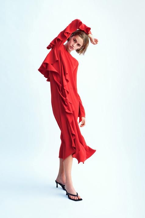 Vestido rojo de volantes de Zara