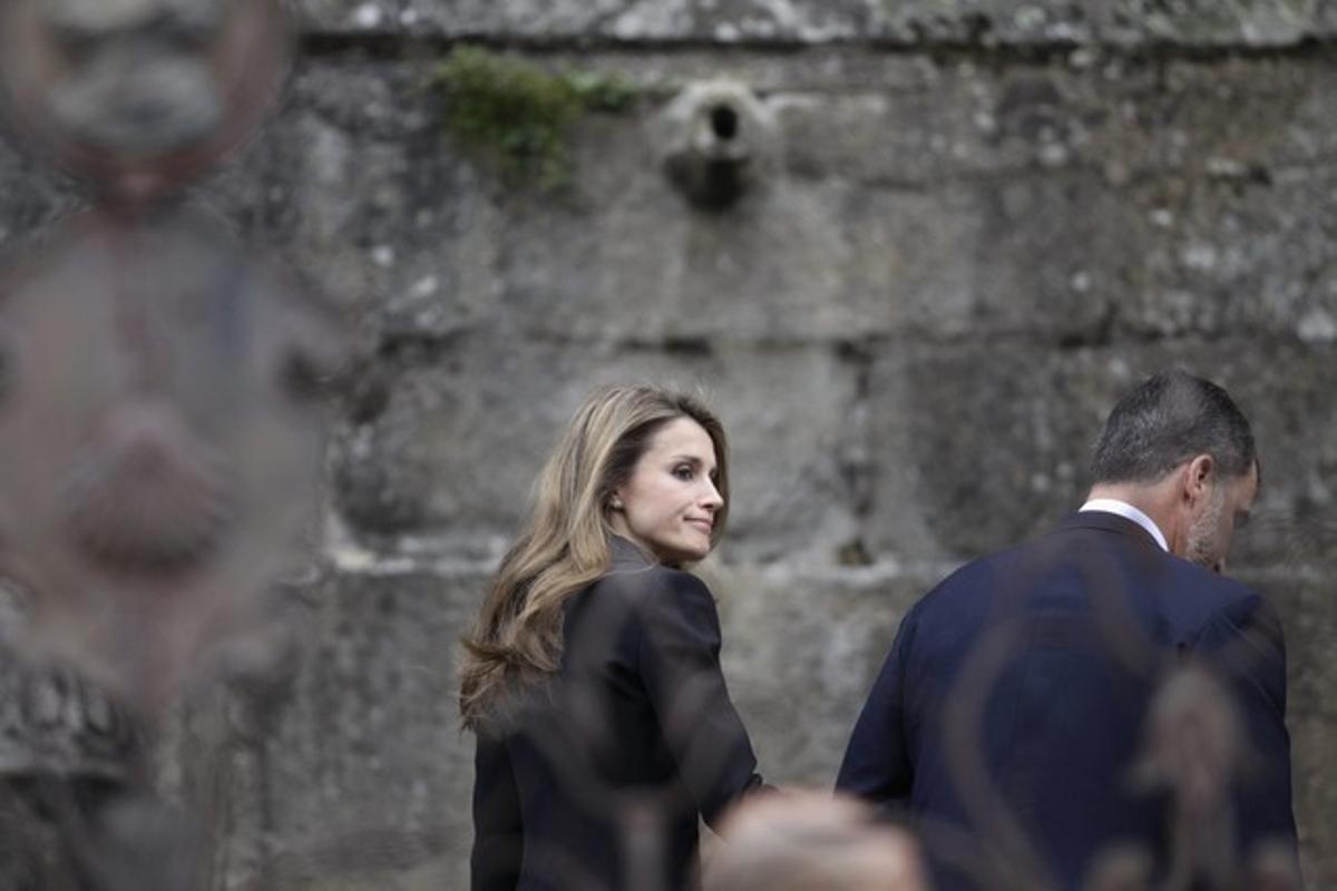 Els Prínceps arriben a la catedral de Santiago al funeral pels 79 morts en l’accident de tren. Els Prínceps arriben a la catedral de Santiago al funeral pels 79 morts en l’accident de tren.