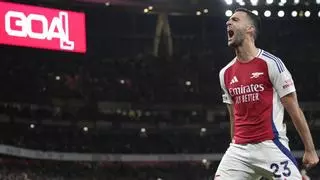 El Arsenal frena al Liverpool (2-2) y deja al City líder