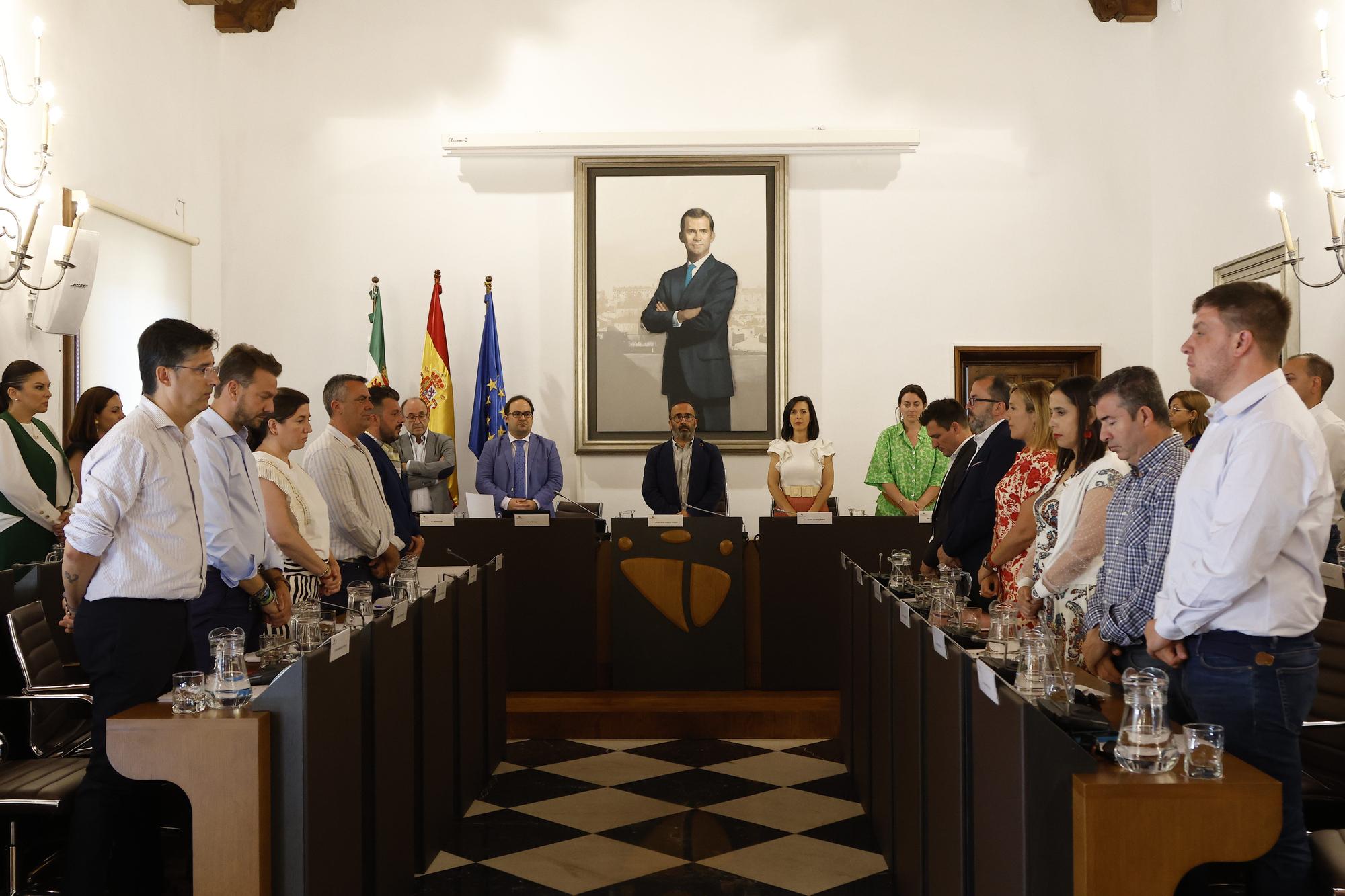 Fotogalería | Así fue el pleno de organización de la Diputación de Cáceres