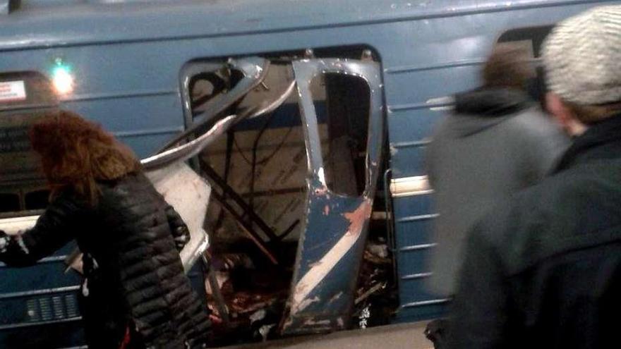 Autoridades rusas cierran el metro de San Petersburgo tras atentado con bomba