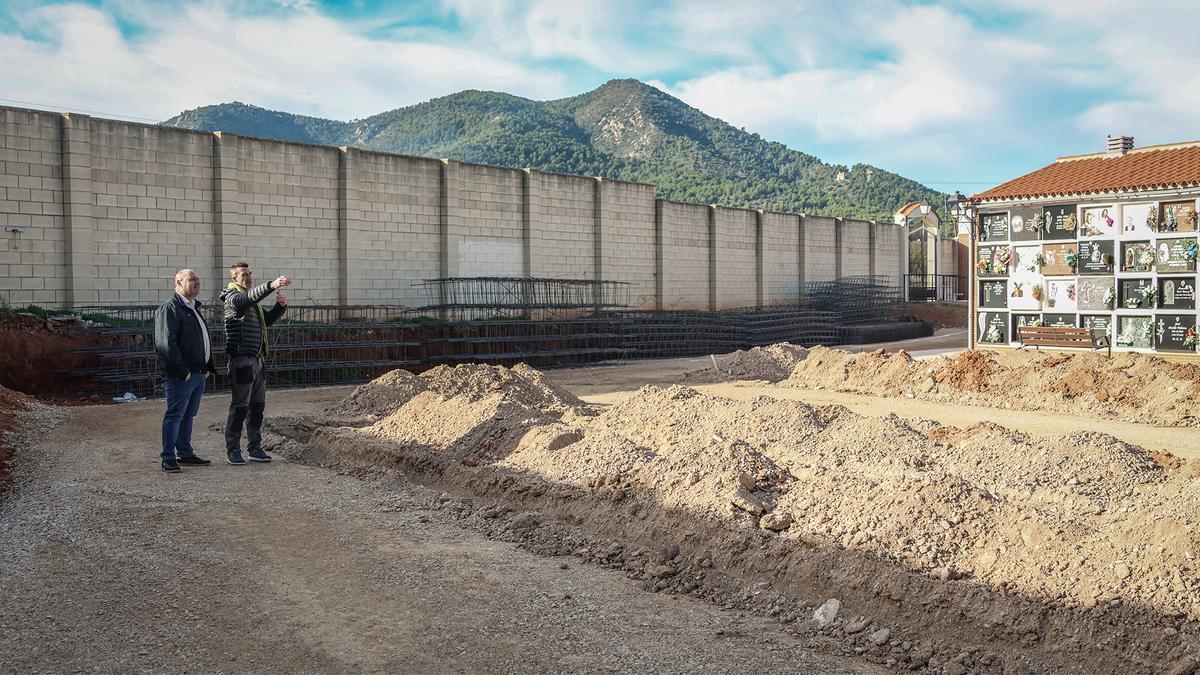 Los trabajos han comenzado con la preparación del terreno para la cimentación de los dos nuevos pabellones.