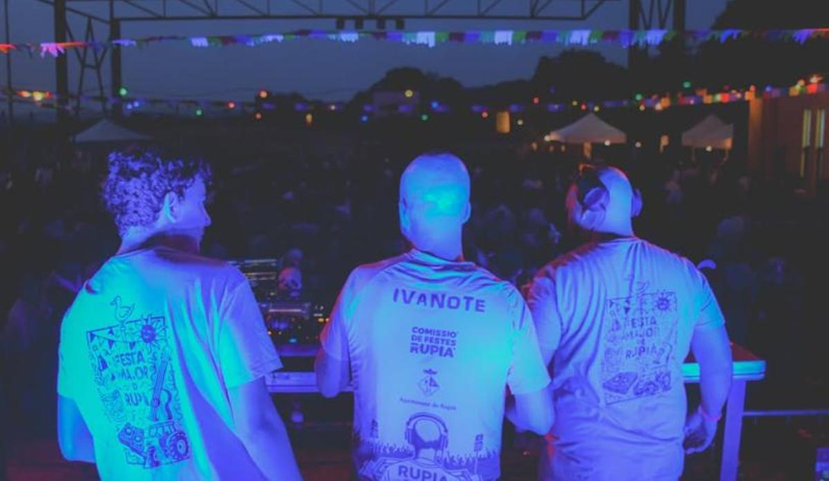 PD Ivanote durant una sessió a la Festa Major de Rupià