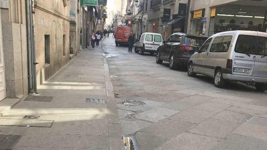 La calle de Santo Domingo es una de las afectadas. // Iñaki Osorio