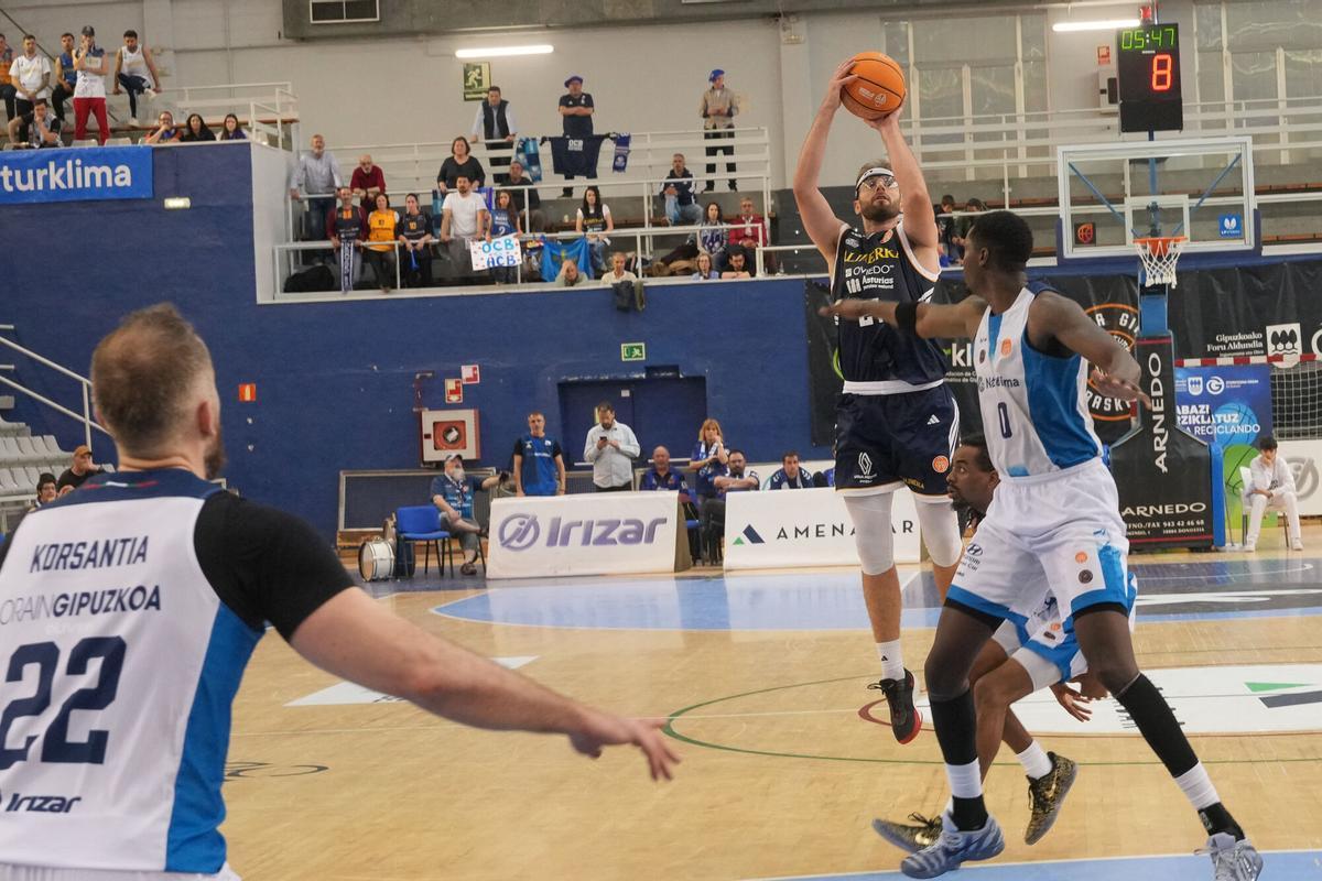 El Alimerka Oviedo Baloncesto suma su segunda victoria en San Sebastián
