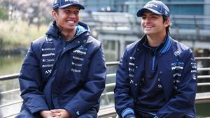 Albon y Sainz, este jueves en el paddock de Shanghai