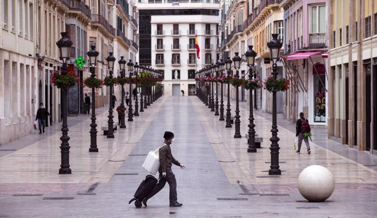 La calle Larios de Málaga, prácticamente vacía este martes.