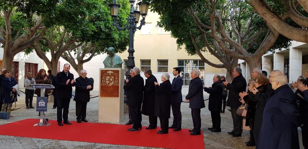 Homenajean en Orihuela al obispo Victorio Oliver c