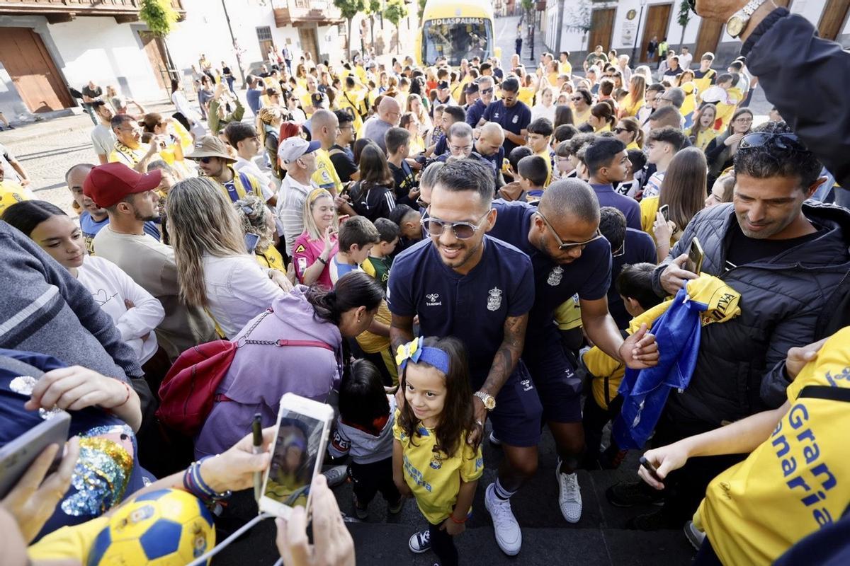 Jonathan Viera, durante la visita de la UD Las Palmas a la Virgen del Pino de este lunes.