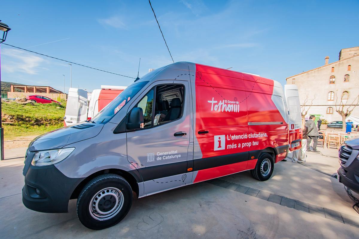 Nuevas oficinas móviles de atención ciudadana que recorrerán 200 municipios de Catalunya
