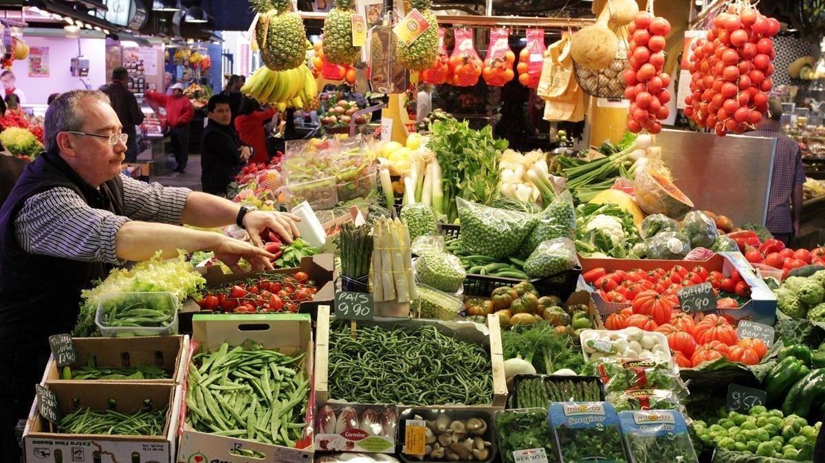 Un puesto de verduras en el Mercado Central