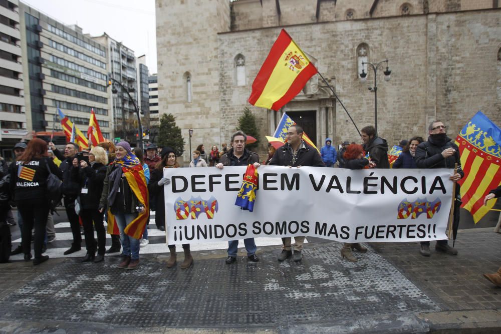 Concentración de entidades derechistas en València