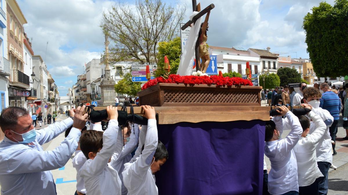 Cristo crucificado en la Semana Santa Chica 2022 de Fernán Núñez.