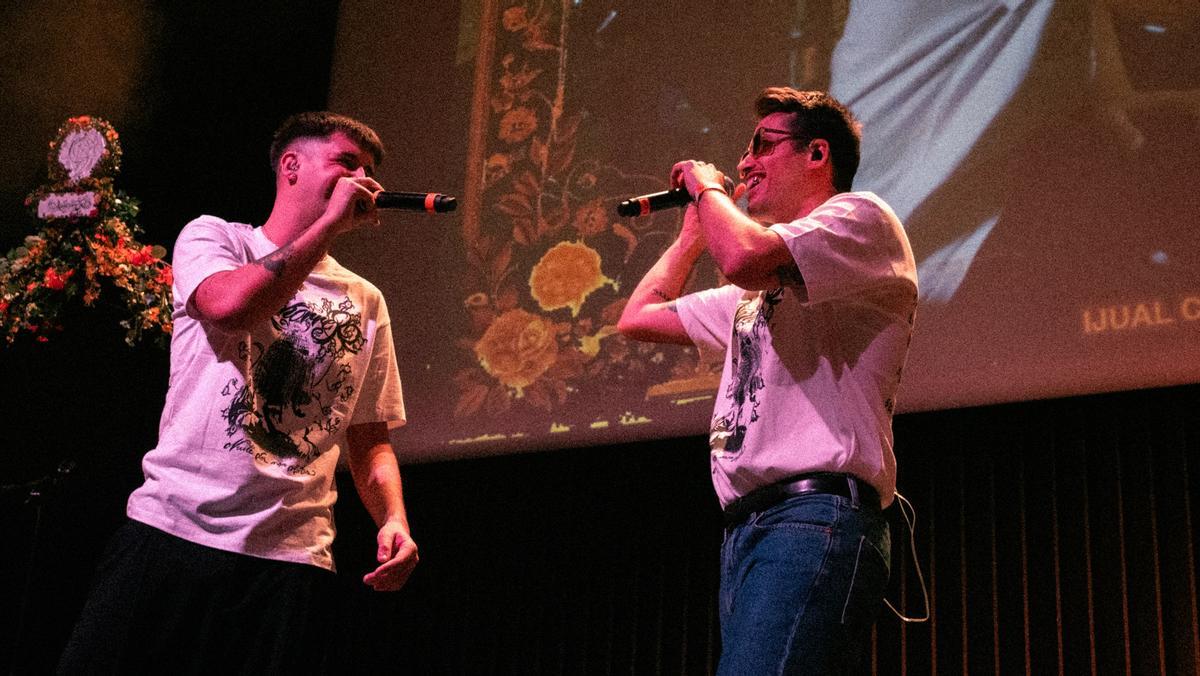 9Louro con su hermano Xanma Louro, cantante y guitarrista de The Rapants