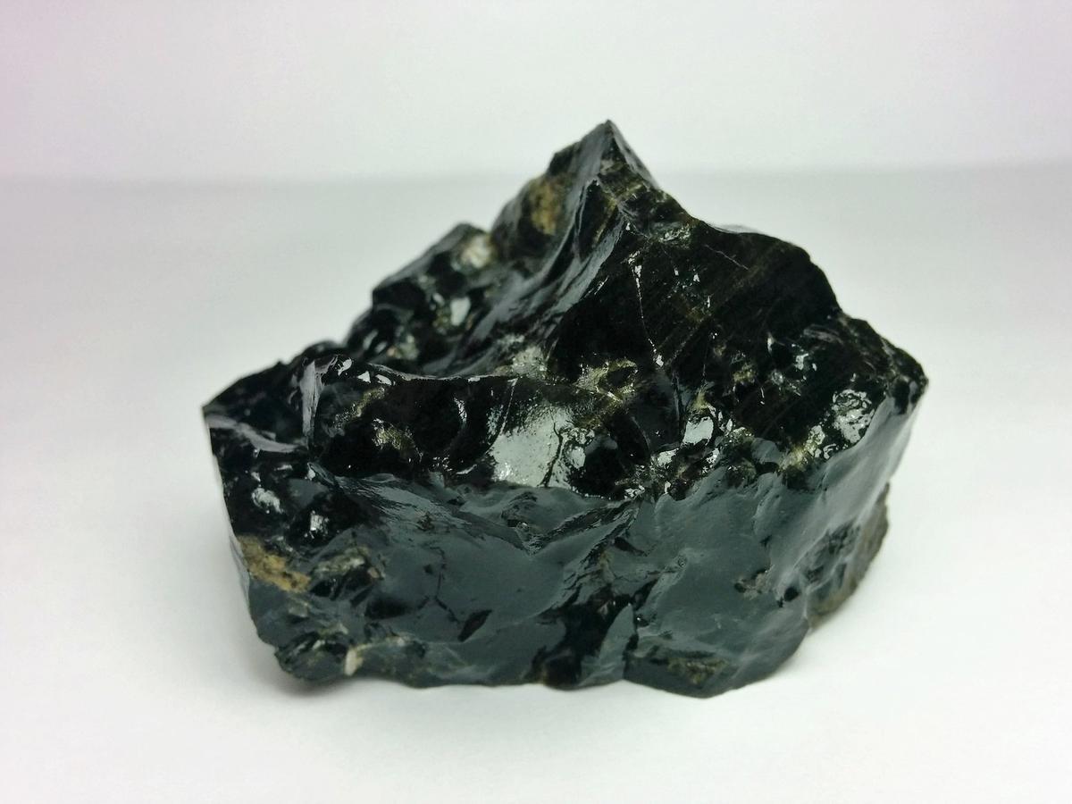 Una piedra de obsidiana.