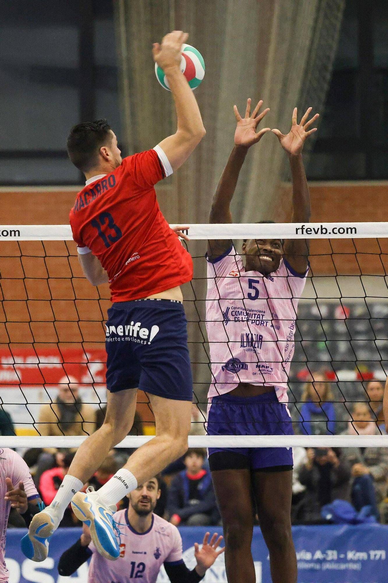 Partido del UPV Léleman Conqueridor ante el Cisneros Alter Tenerife (2-3)