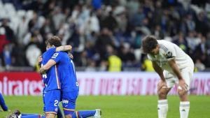 Domingos Duarte y Sebastian Boselli celebran el triunfo en el Bernabéu ante Gonzalo Garcia. 