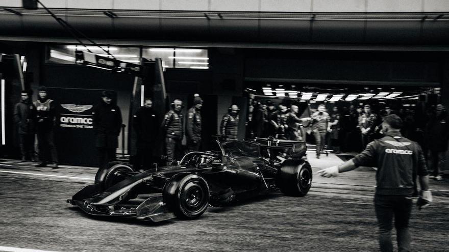 Aston Martin debuta con un coche radical... y ahora sí va en serio