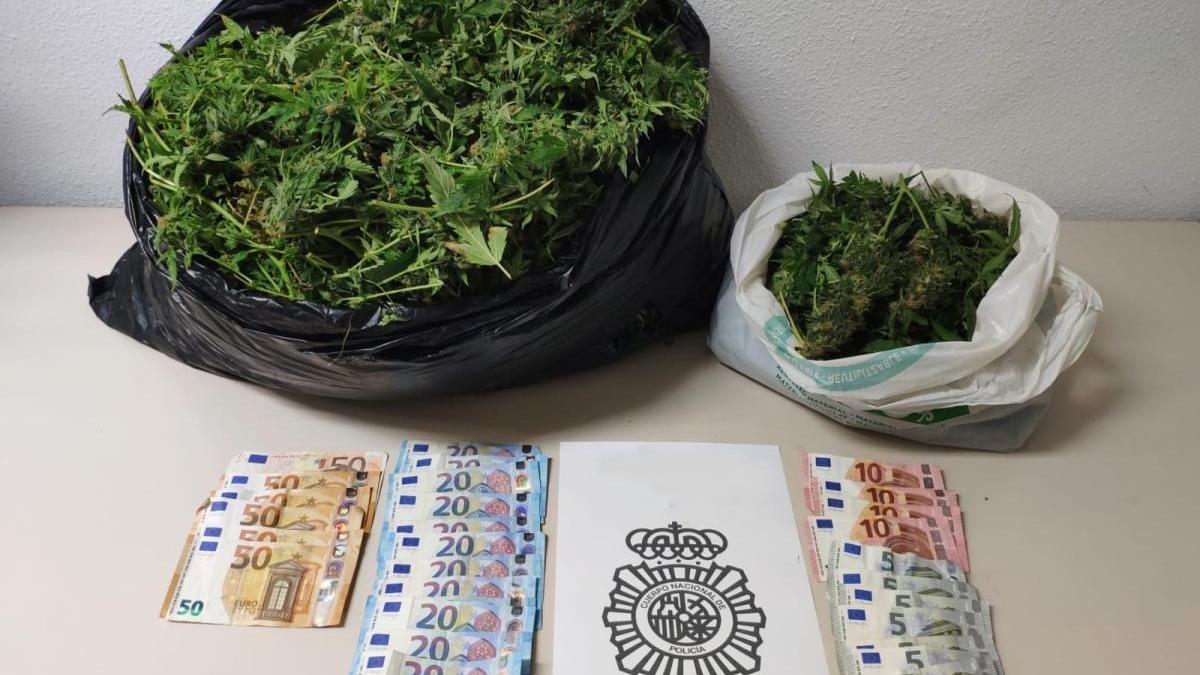 Detenidas cinco personas en Alcantarilla que circulaban con más de 6 kg de marihuana