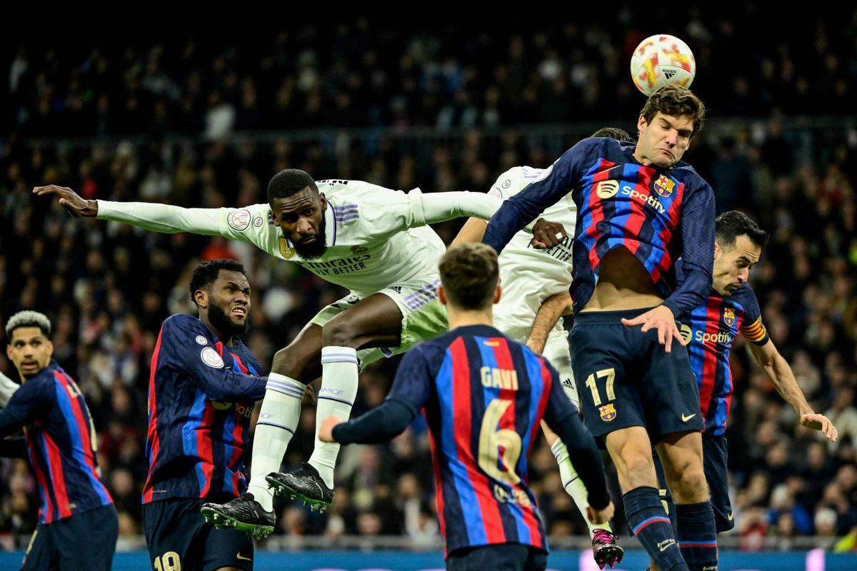 Victoria del FC Barcelona ante el Real Madrid en el Bernabeu | FOTOS