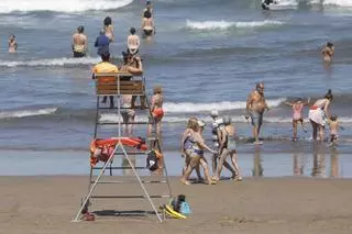 Cuenta atrás para el verano: Castrillón abre la bolsa de socorristas para sus playas
