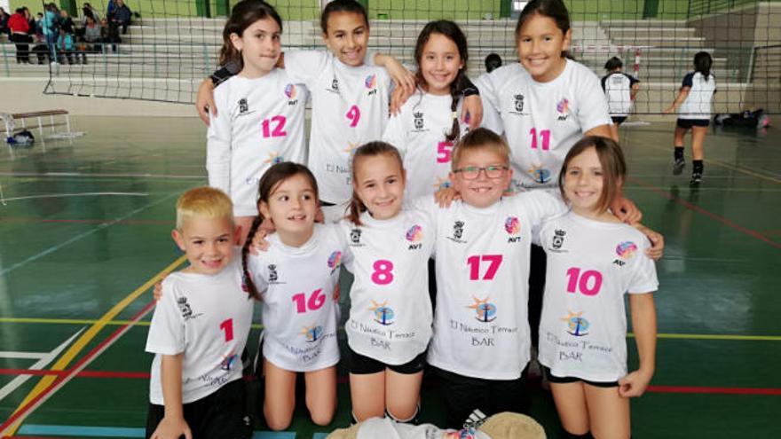 Uno de los equipos de la Academia Voley Tenerife.