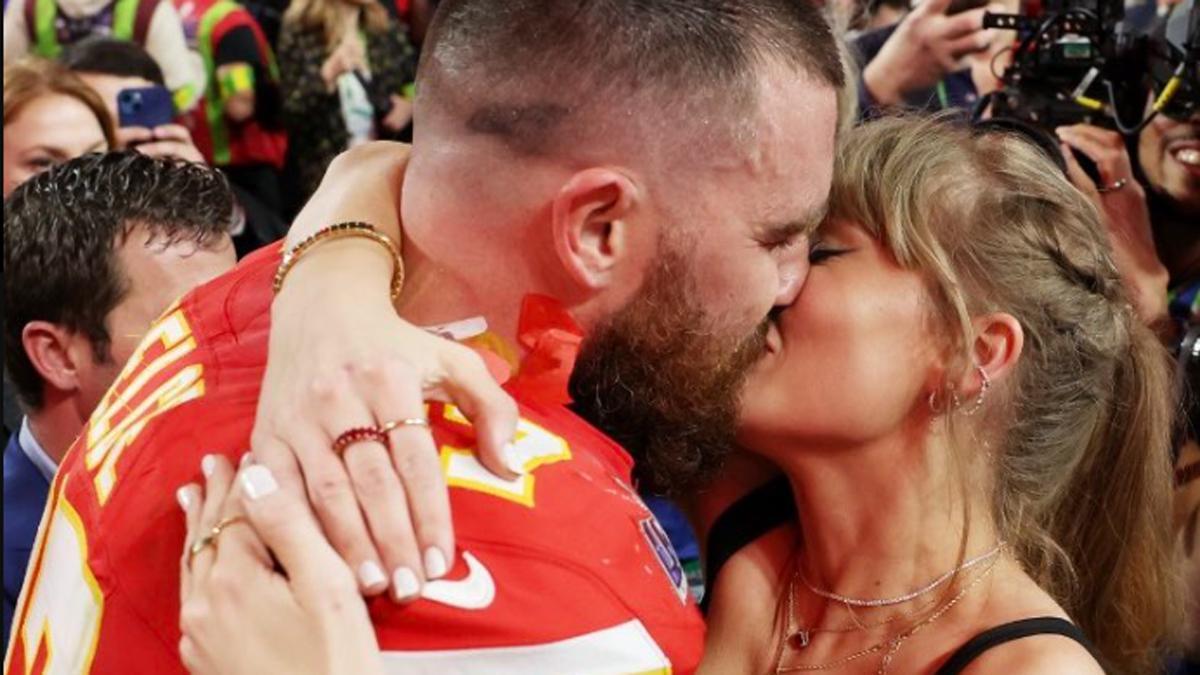 El superbeso de Taylor Swift y Travis Kelce